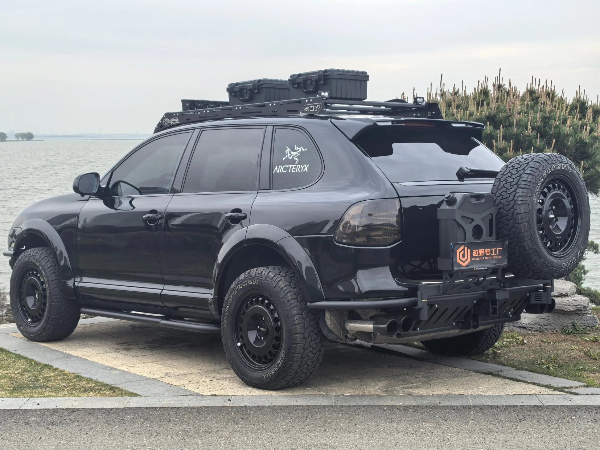 Porsche Cayenne 957 Rear Bumper (2008–2010) Dual Swingout - OverlandtrekRear BumperOverlandtrekOT-C957-RB-DSOPorsche Cayenne 957 (2008–2010) dual swingout rear bumper – spare tire carrier with full-size off-road tire