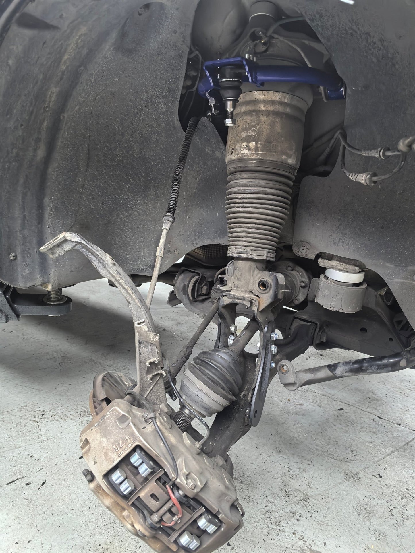 Porsche Cayenne & VW Touareg Tubular Upper Control Arms – Lift Geometry Correction - OverlandtrekLift Suspension SystemOverlandtrekOT-UNI-LK-UCAPorsche Cayenne & VW Touareg Tubular Upper Control Arms – Lift Geometry Correction
