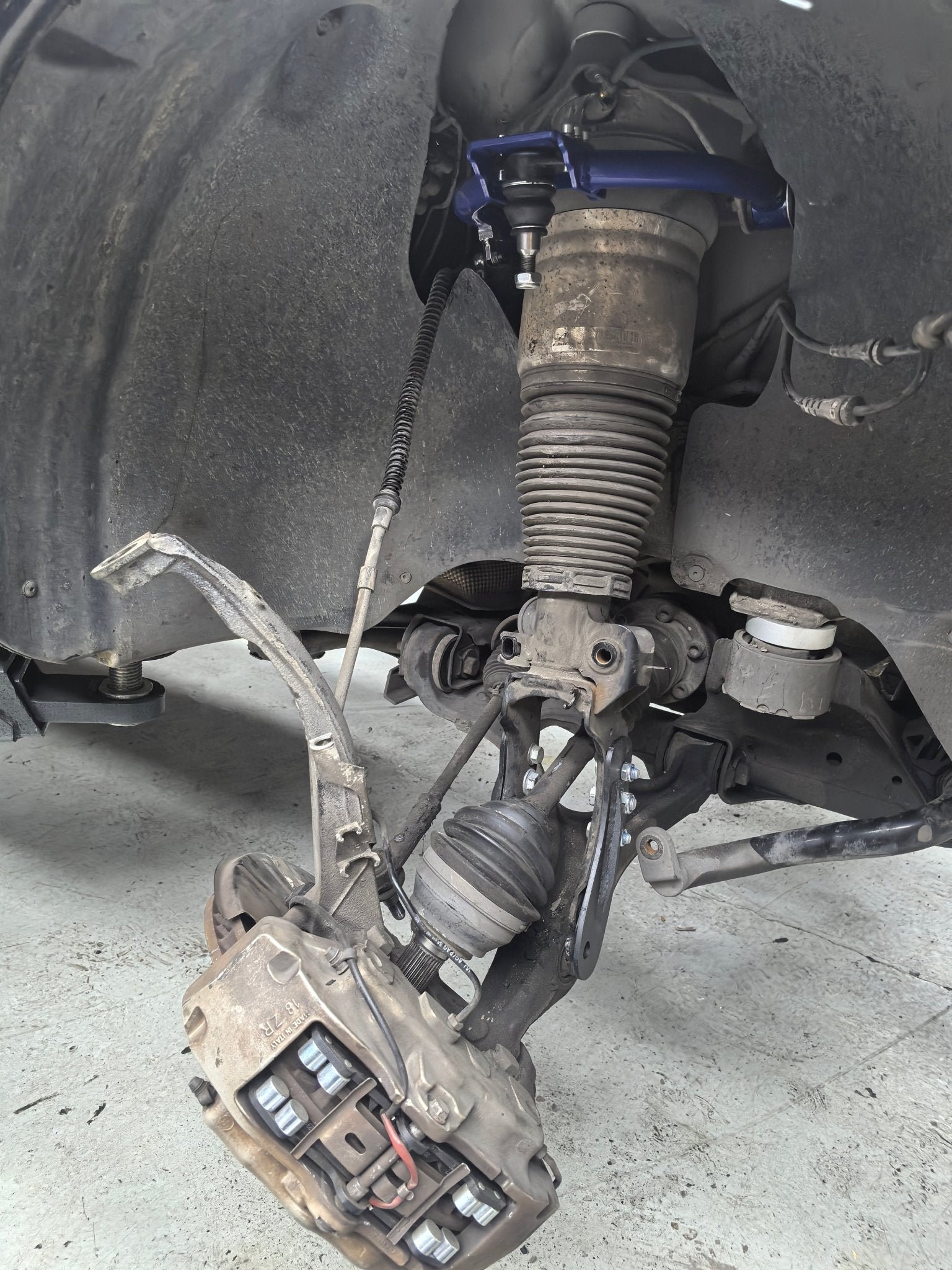 Porsche Cayenne & VW Touareg Tubular Upper Control Arms – Lift Geometry Correction - OverlandtrekLift Suspension SystemOverlandtrekOT-UNI-LK-UCAPorsche Cayenne & VW Touareg Tubular Upper Control Arms – Lift Geometry Correction